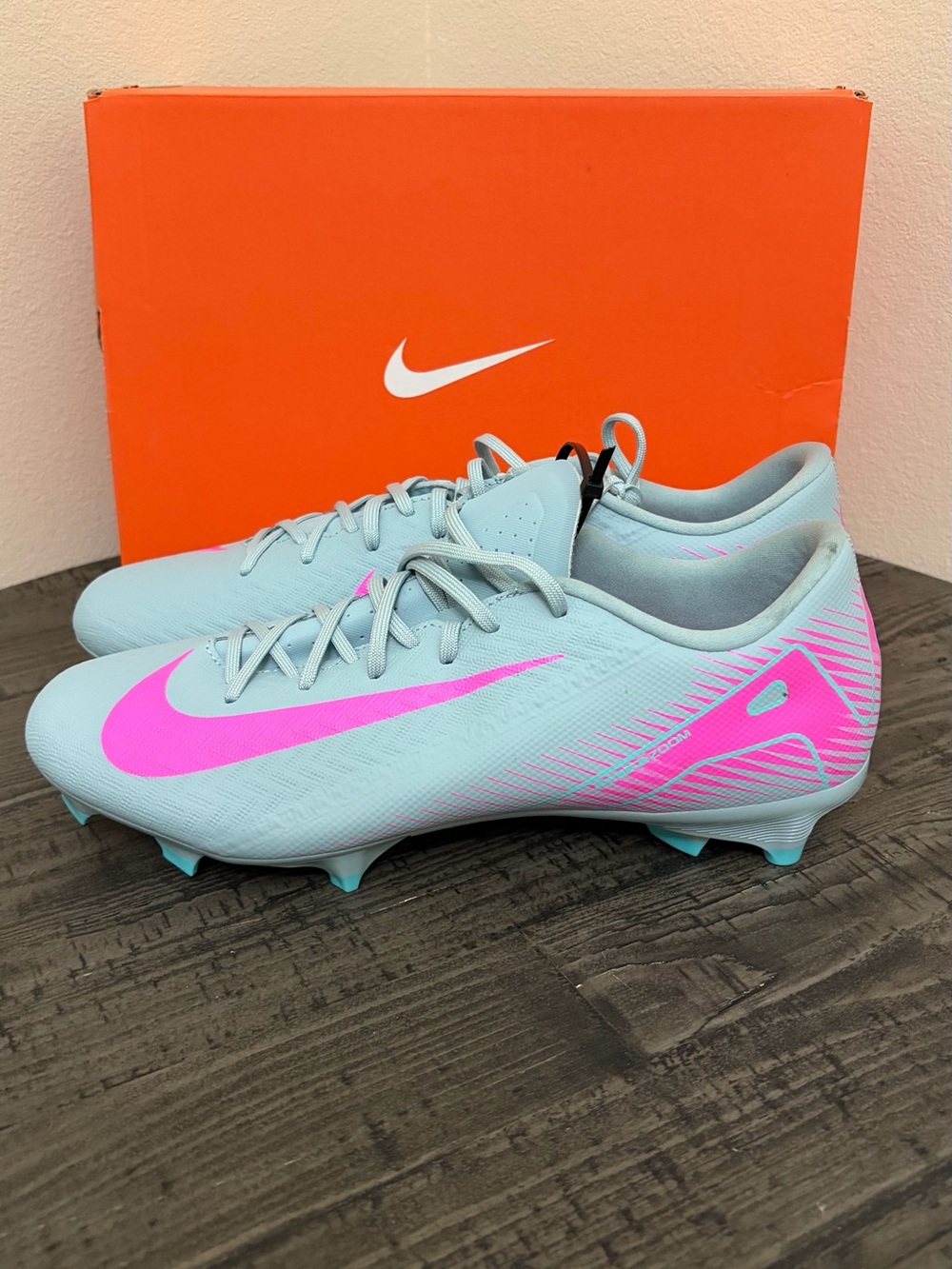 🚨BRAND NEW Nike Men Soccer Cleats🚨
